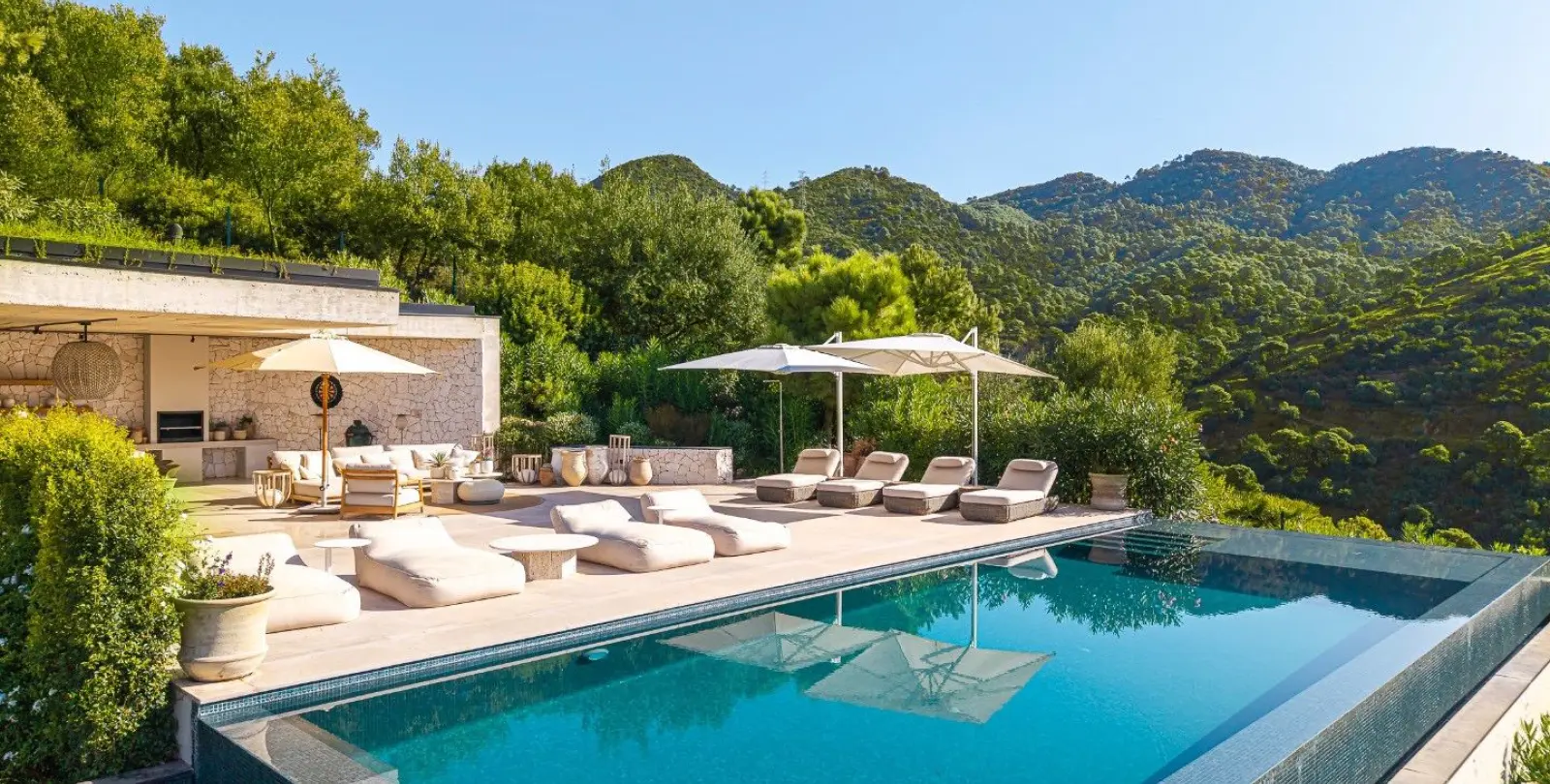 Sale of detached villa in Benahavís 55