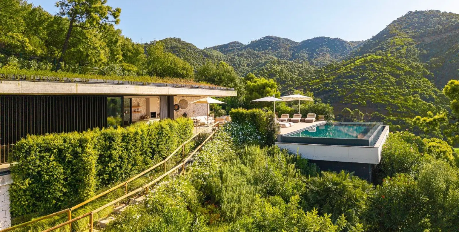 Sale of detached villa in Benahavís 59