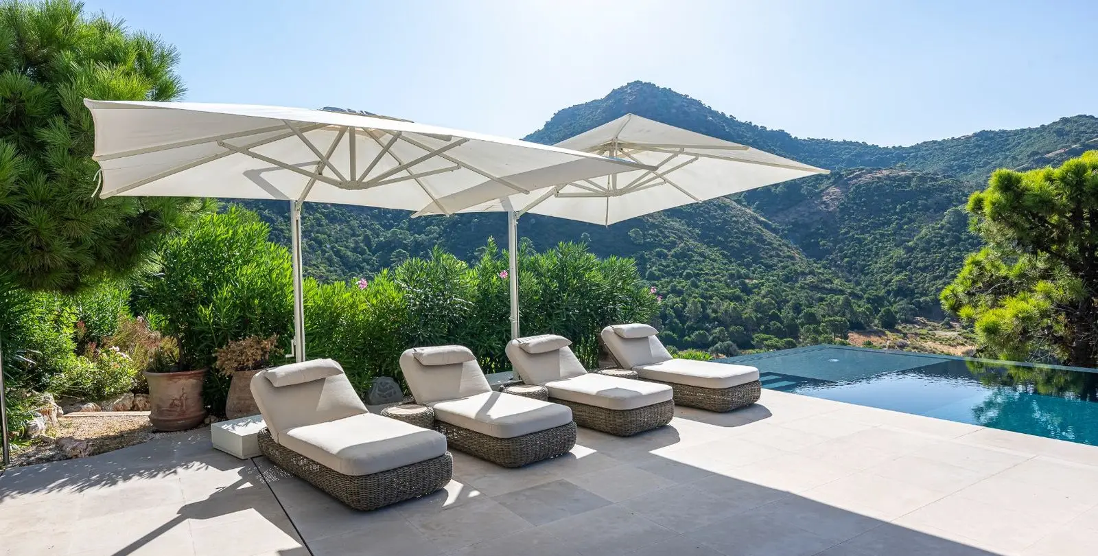 Sale of detached villa in Benahavís 64