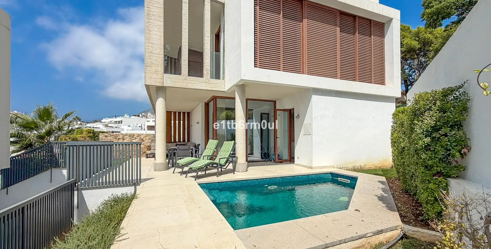 Sale of semi-detached house in The Golden Mile 1