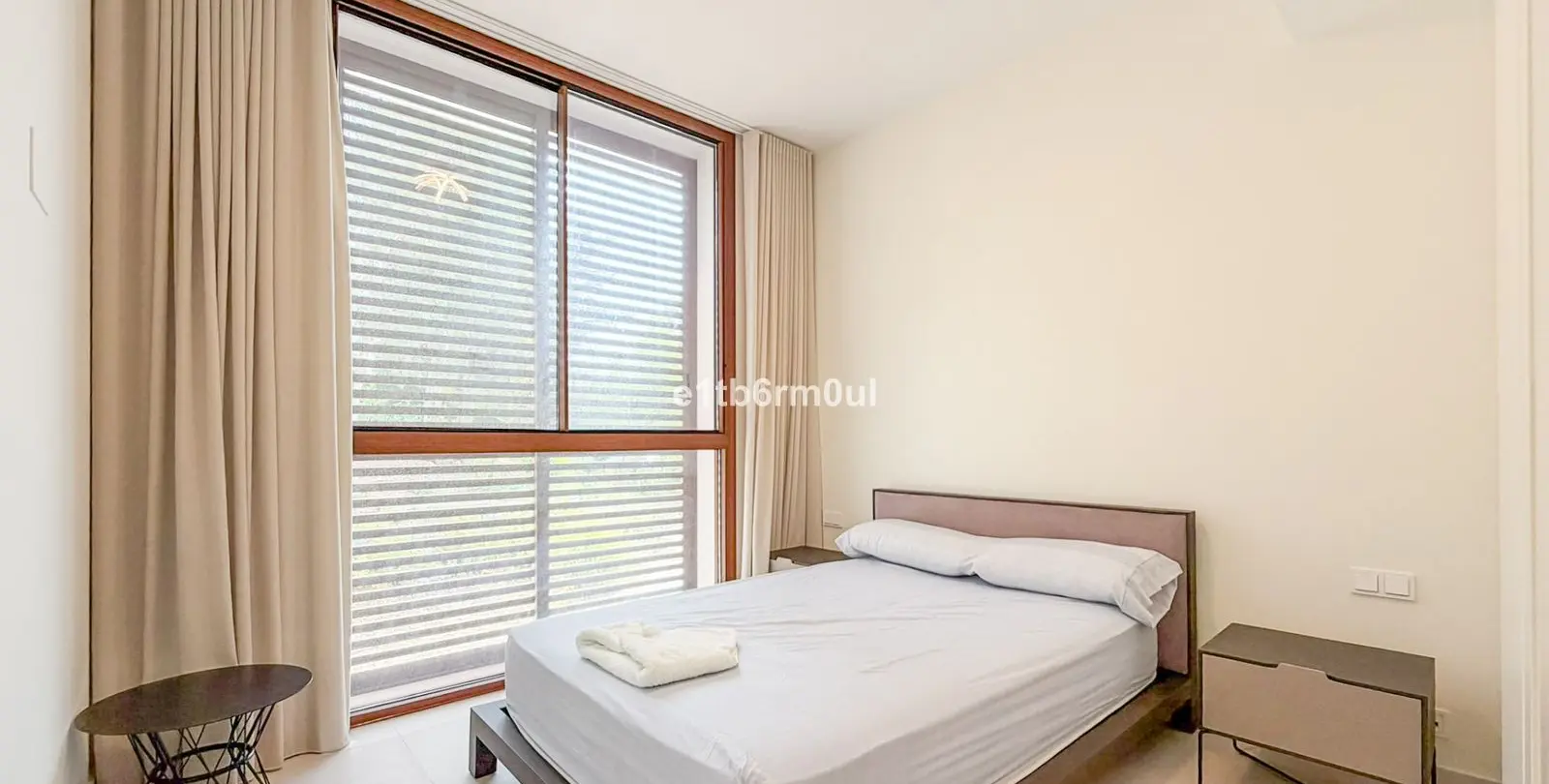 Sale of semi-detached house in The Golden Mile 10