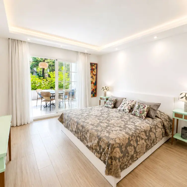 Sale of ground floor apartment in The Golden Mile