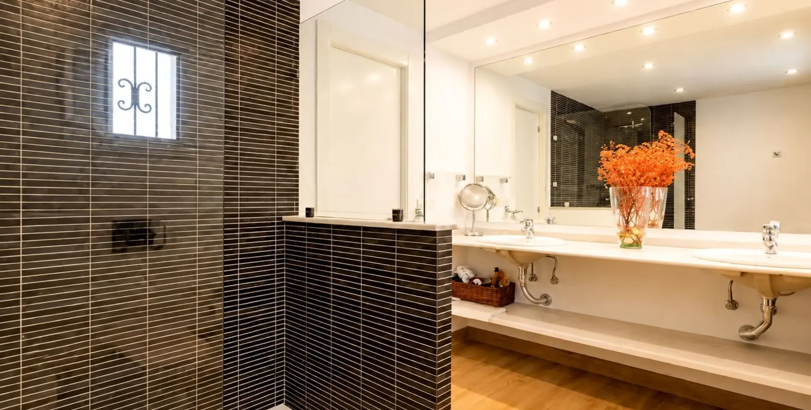 Sale of ground floor apartment in The Golden Mile 8