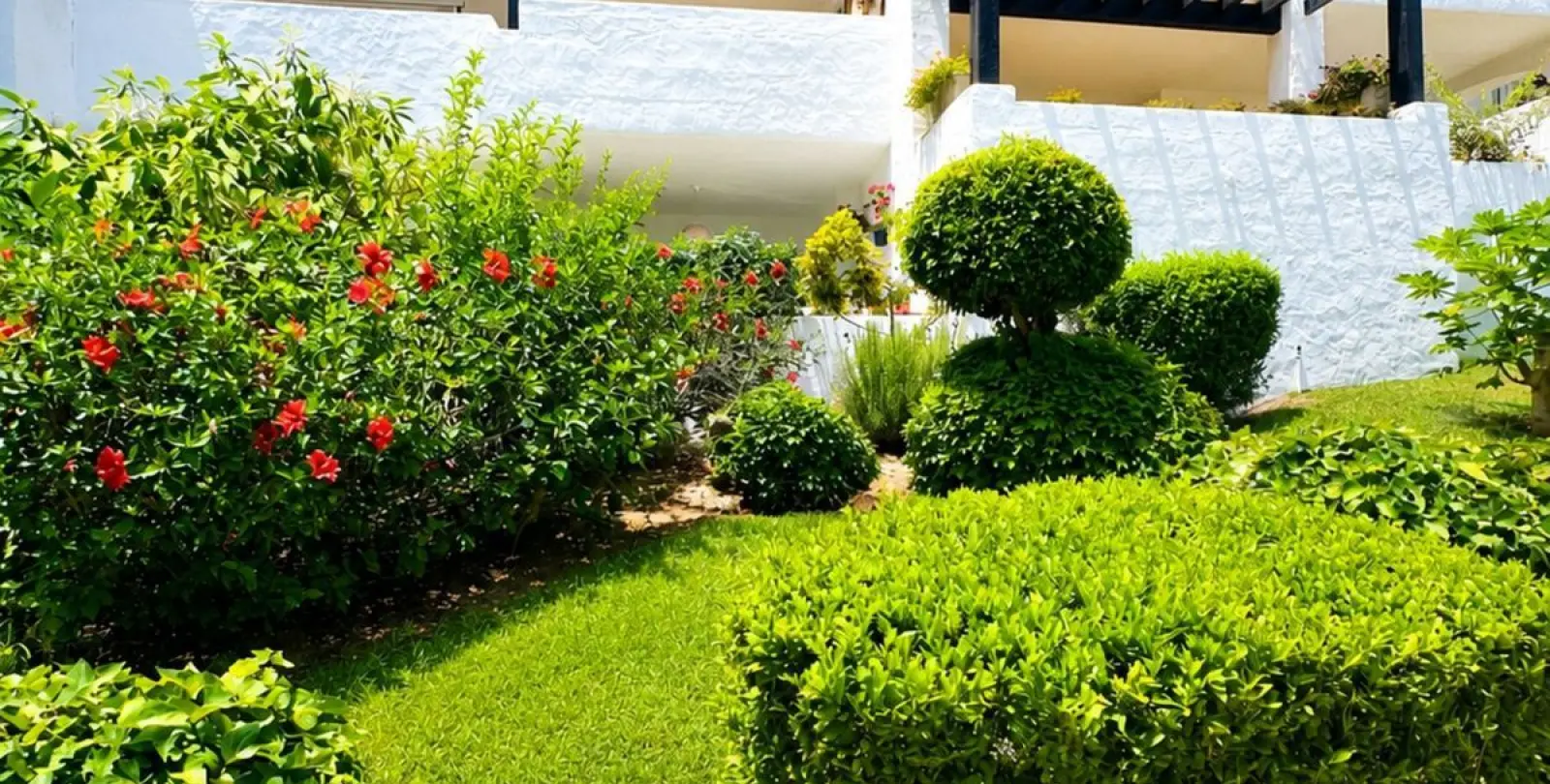 Sale of ground floor apartment in The Golden Mile 18