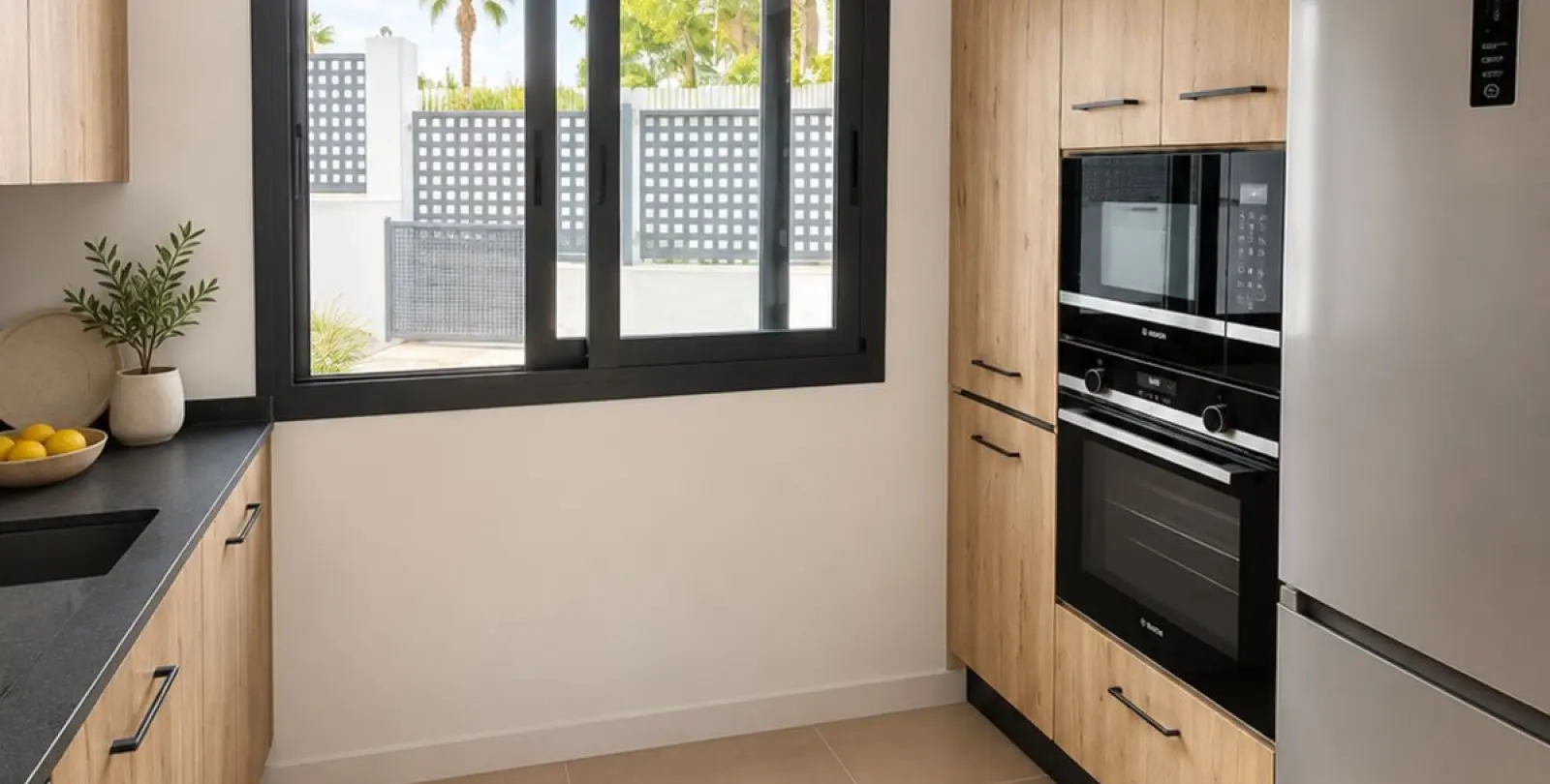 Long-term rent of townhouse in El Paraiso 3