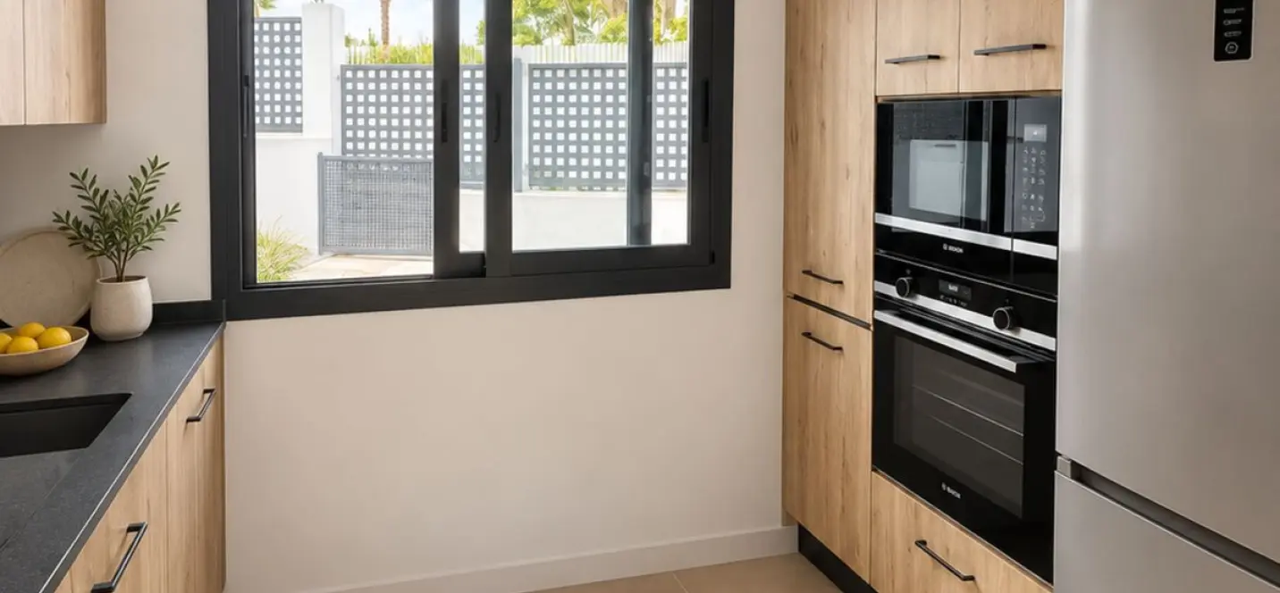 Long-term rent of townhouse in El Paraiso 2