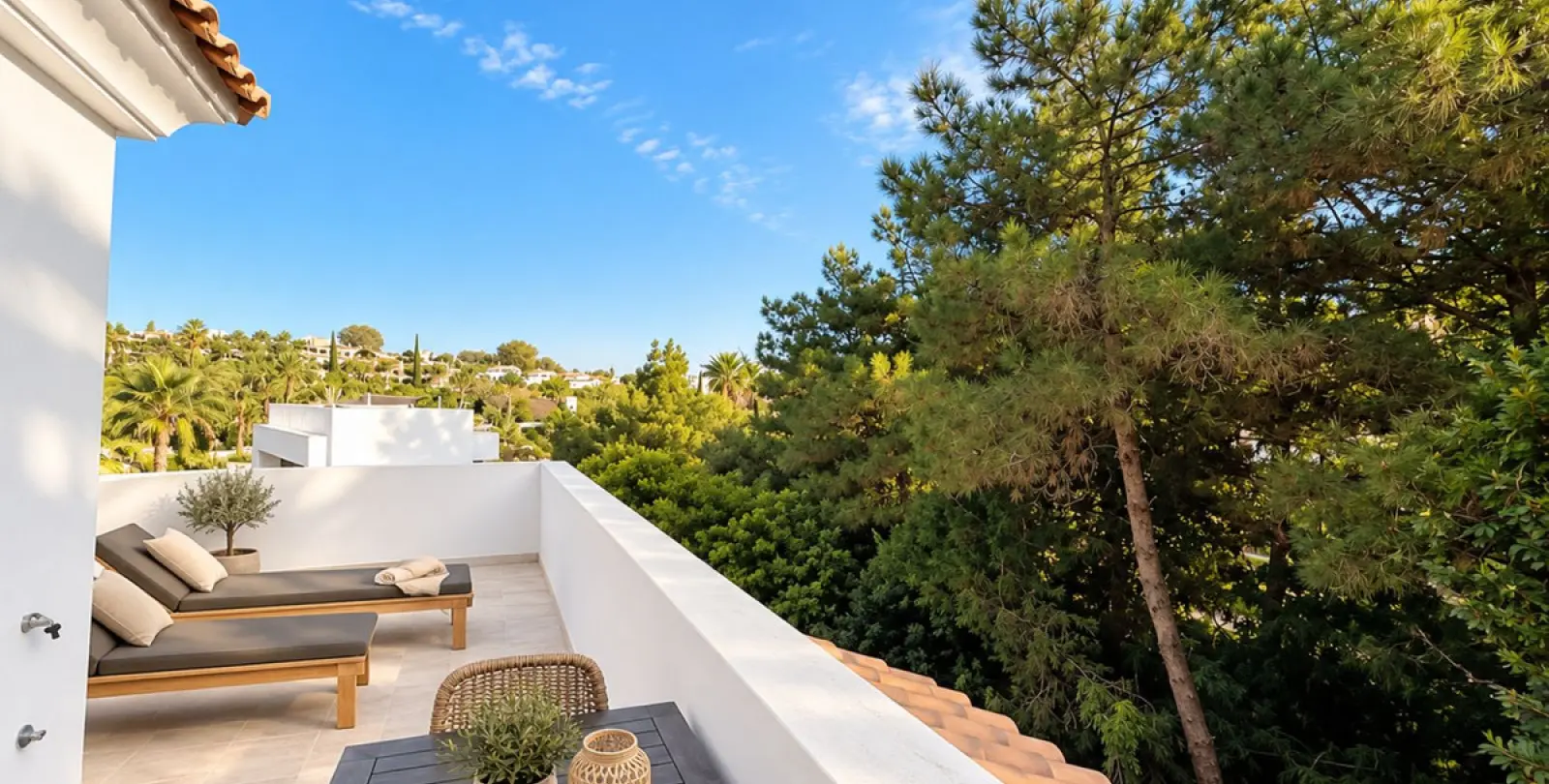 Long-term rent of townhouse in El Paraiso 5