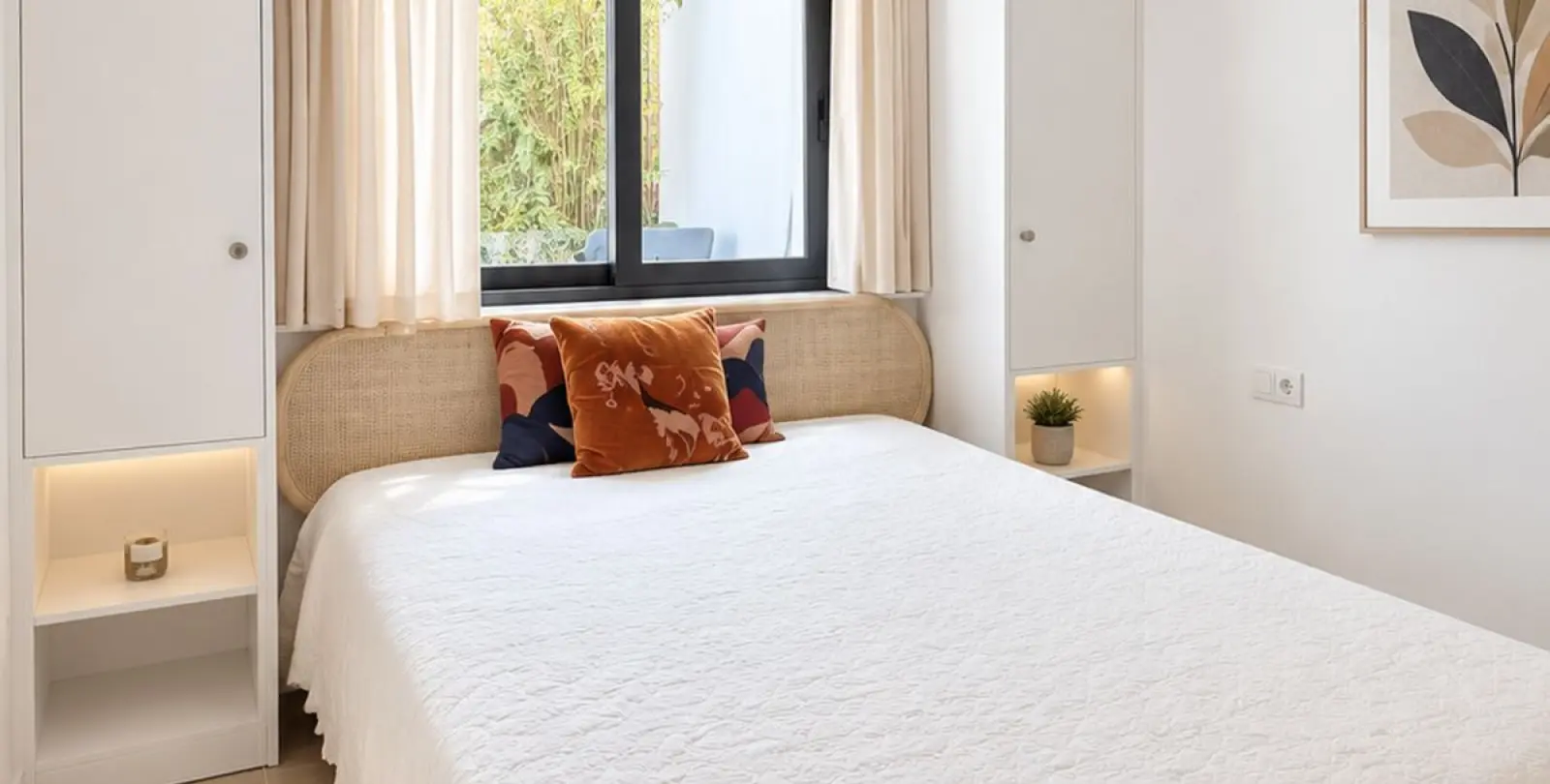 Long-term rent of townhouse in El Paraiso 7