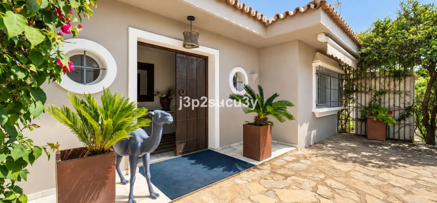 Long-term rent of detached villa in Guadalmina Baja 2