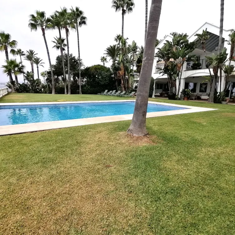 Alquiler a largo plazo de villa independiente en Guadalmina Baja