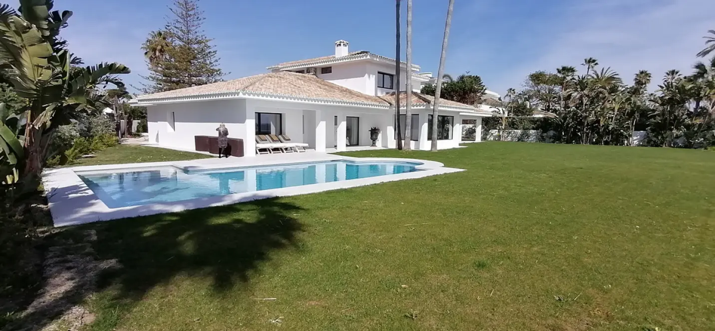 Alquiler a largo plazo de villa independiente en Guadalmina Baja 0