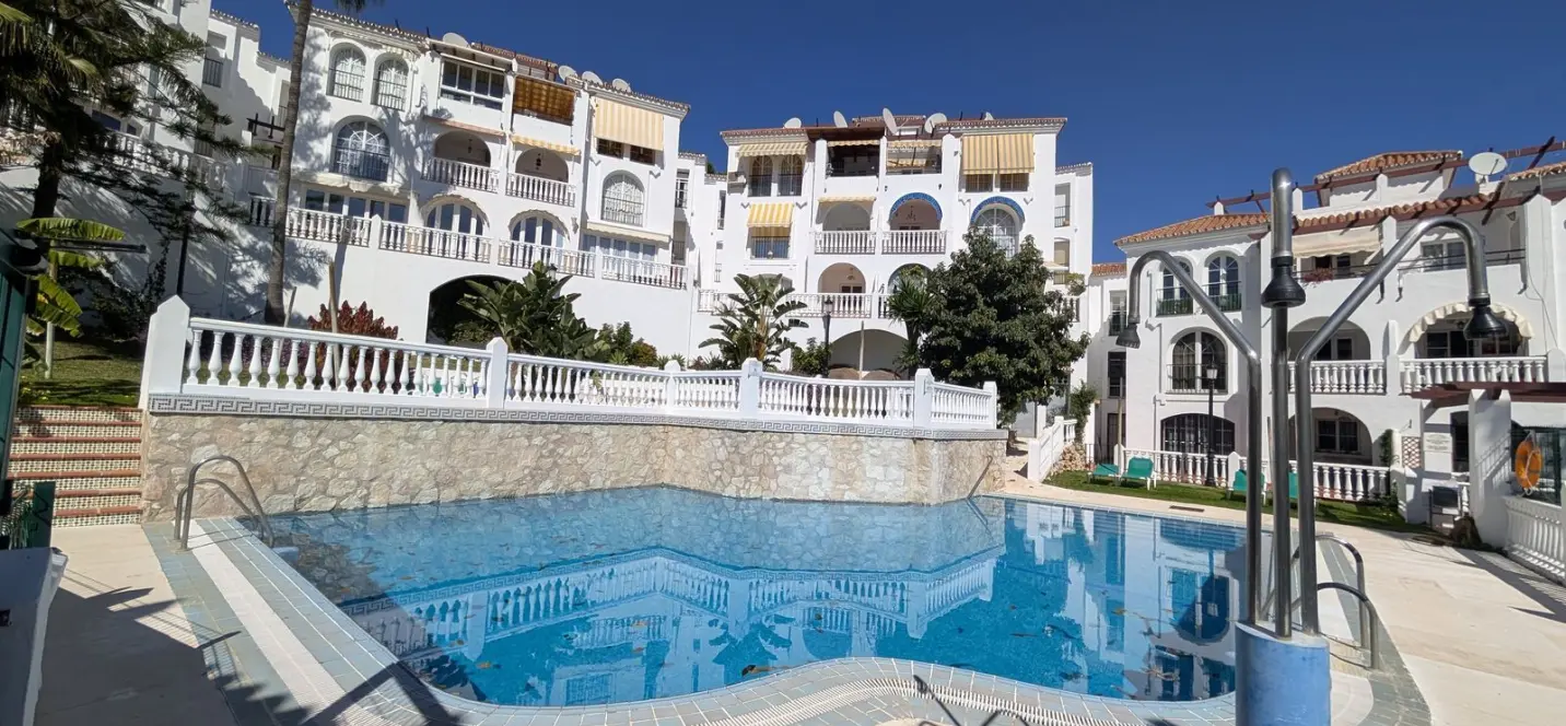 Venta de adosado en Riviera del Sol 0