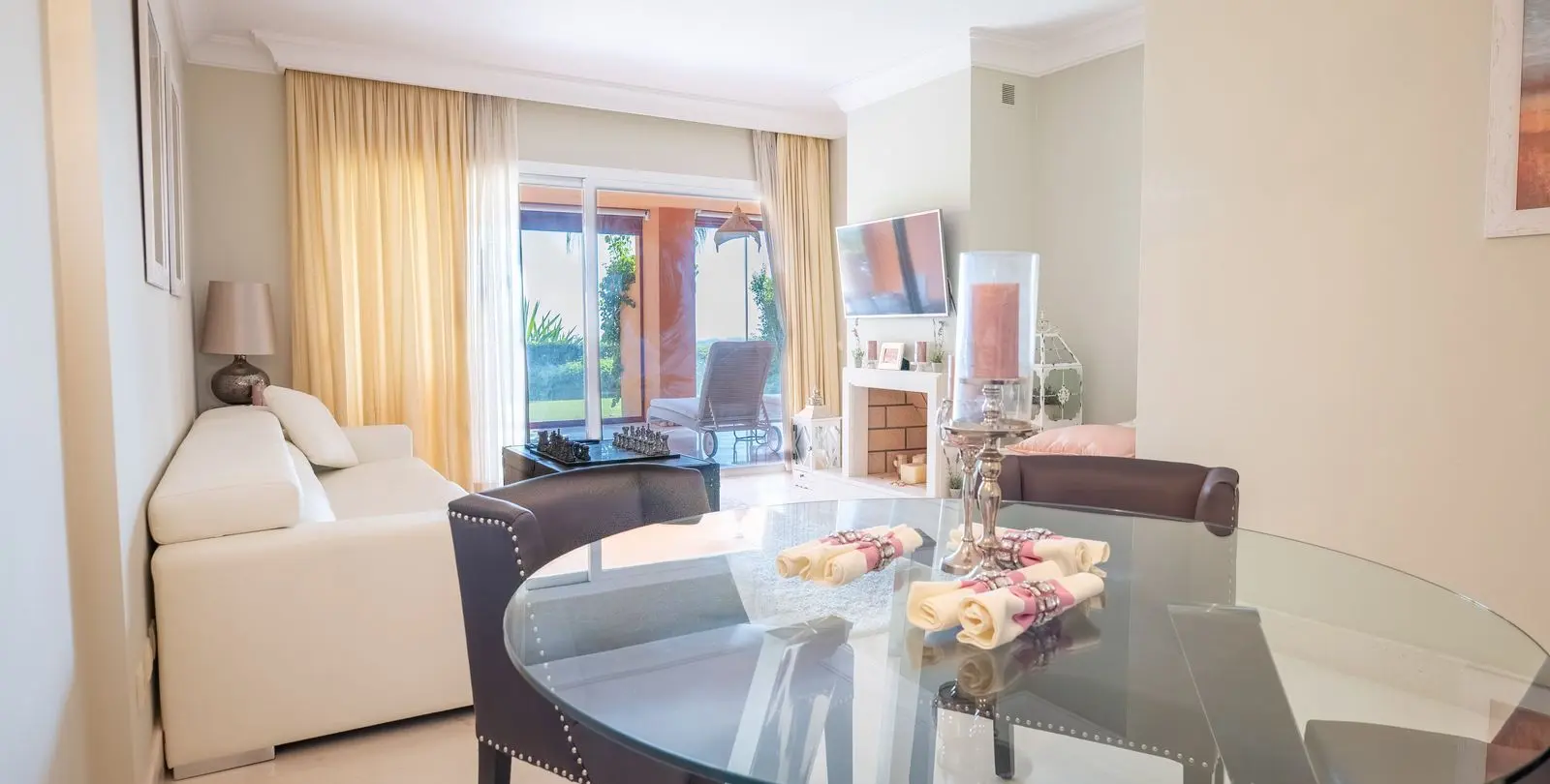 Venta de apartamento en planta baja en Benahavís 2