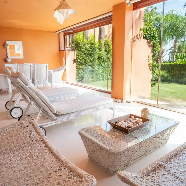 Venta de apartamento en planta baja en Benahavís