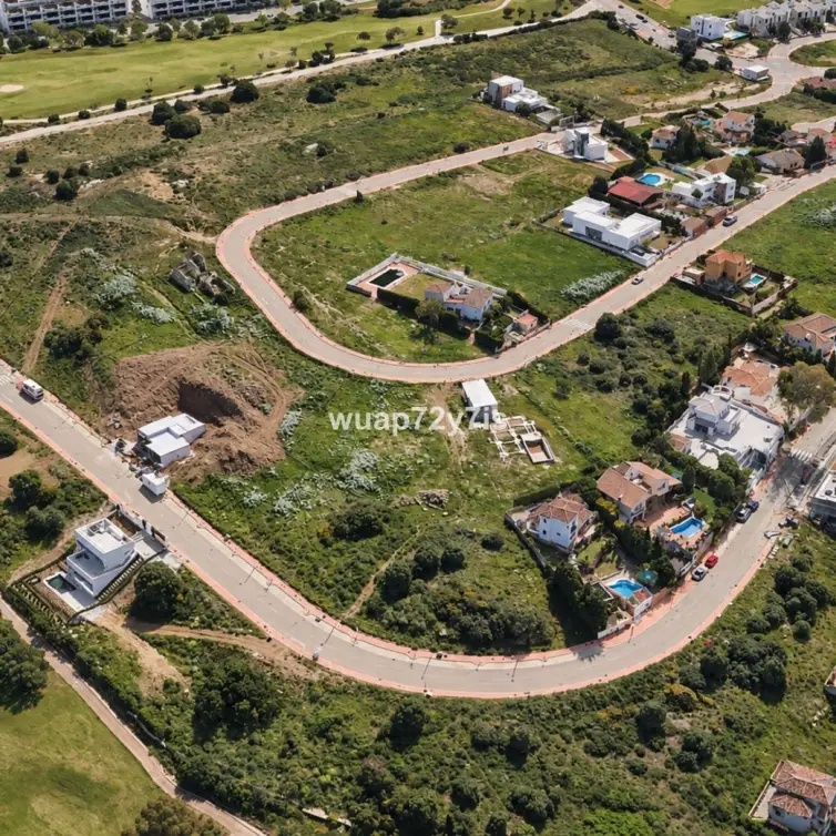 Venta de parcela residencial en Estepona