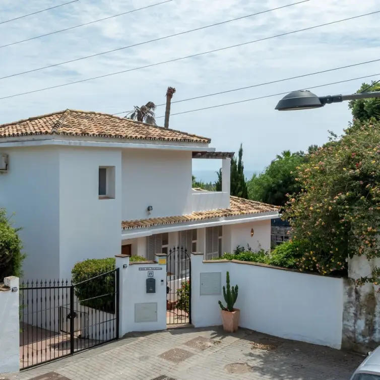 Venta de villa independiente en Estepona