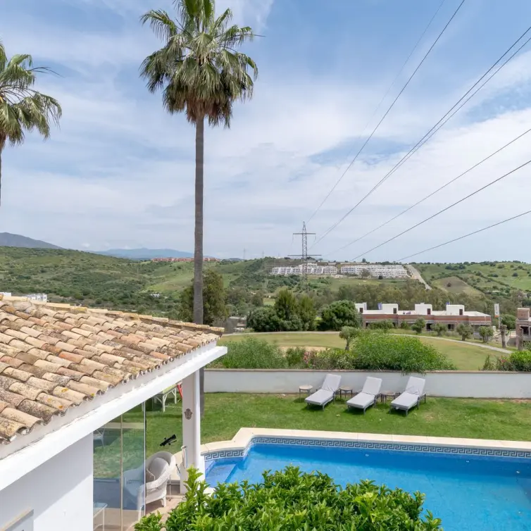 Venta de villa independiente en Estepona