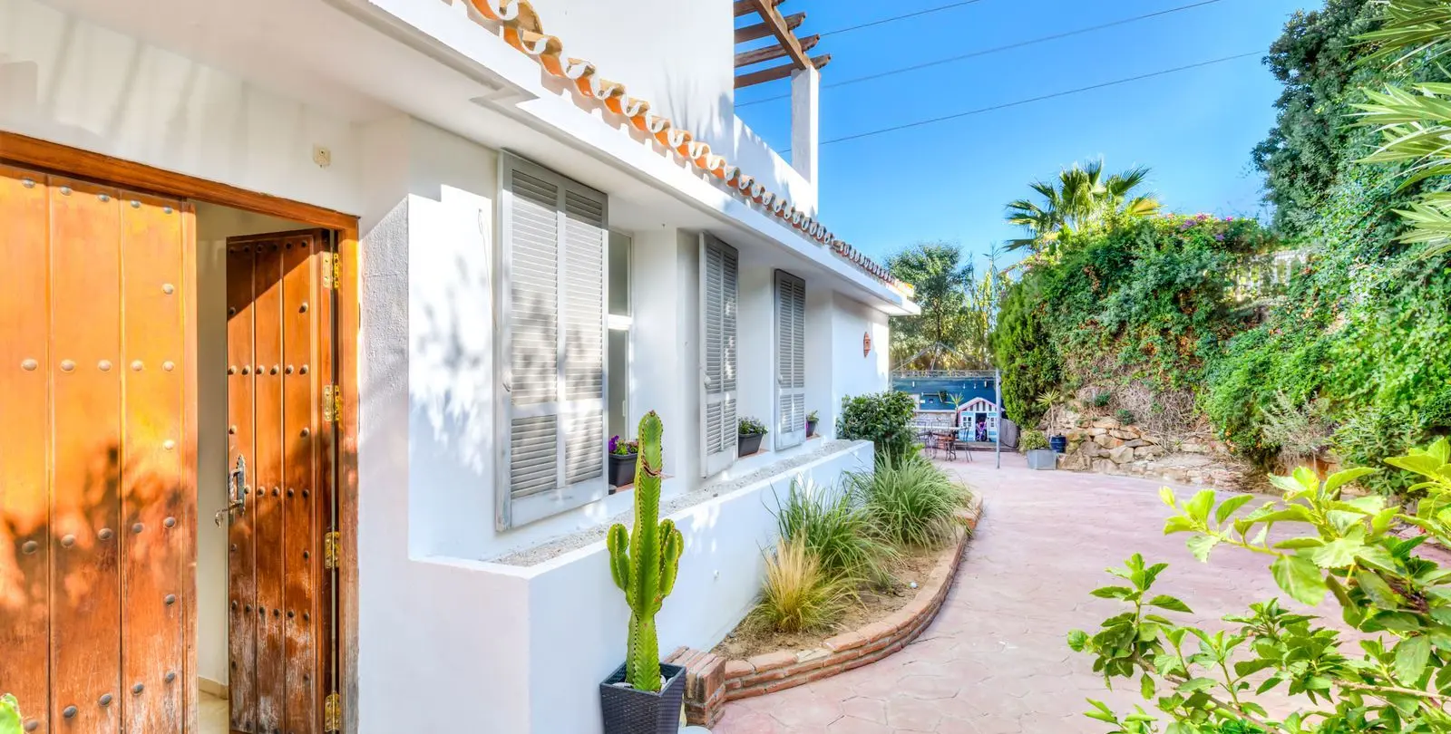 Sale of detached villa in Estepona 4