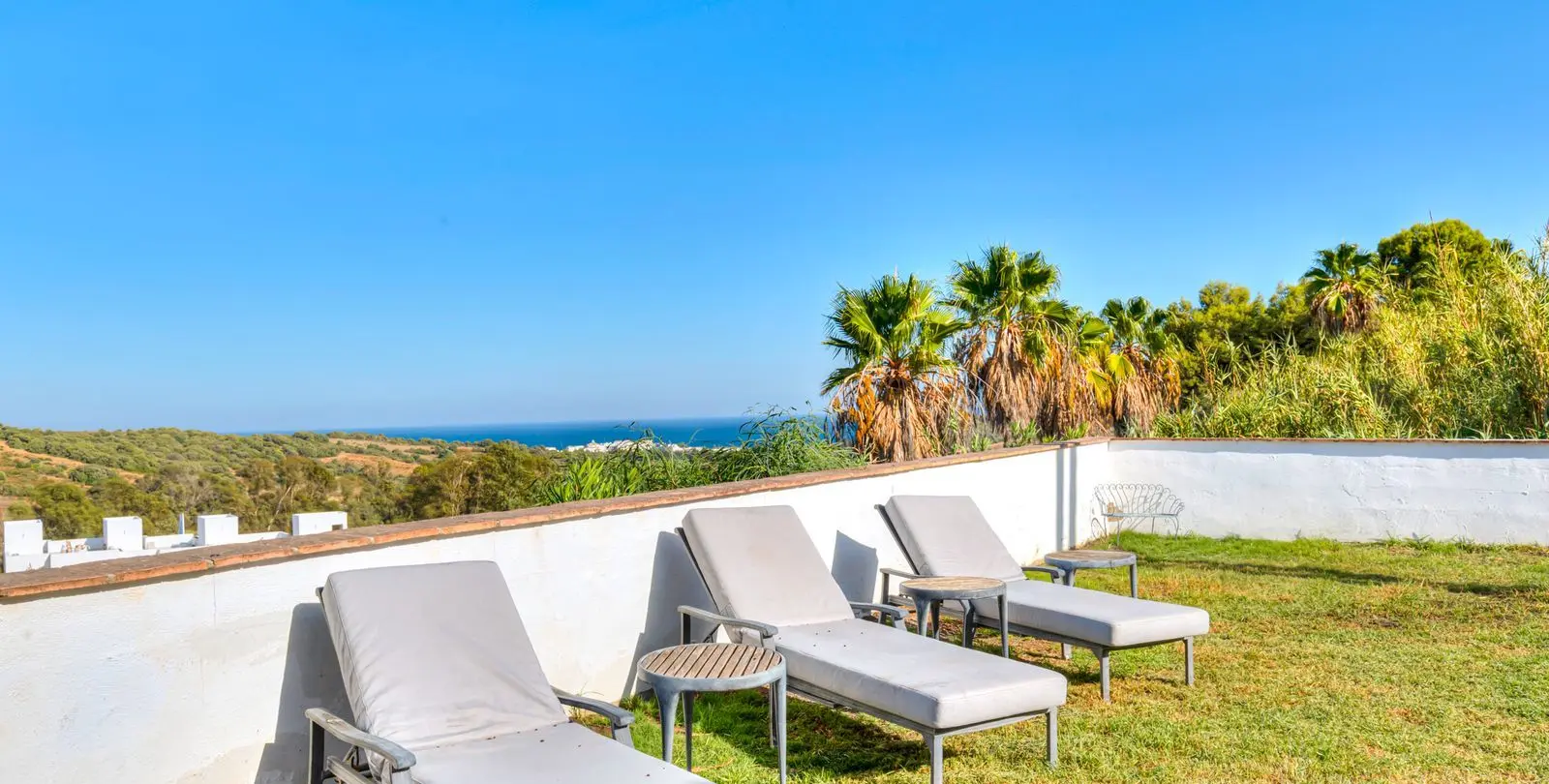 Sale of detached villa in Estepona 10