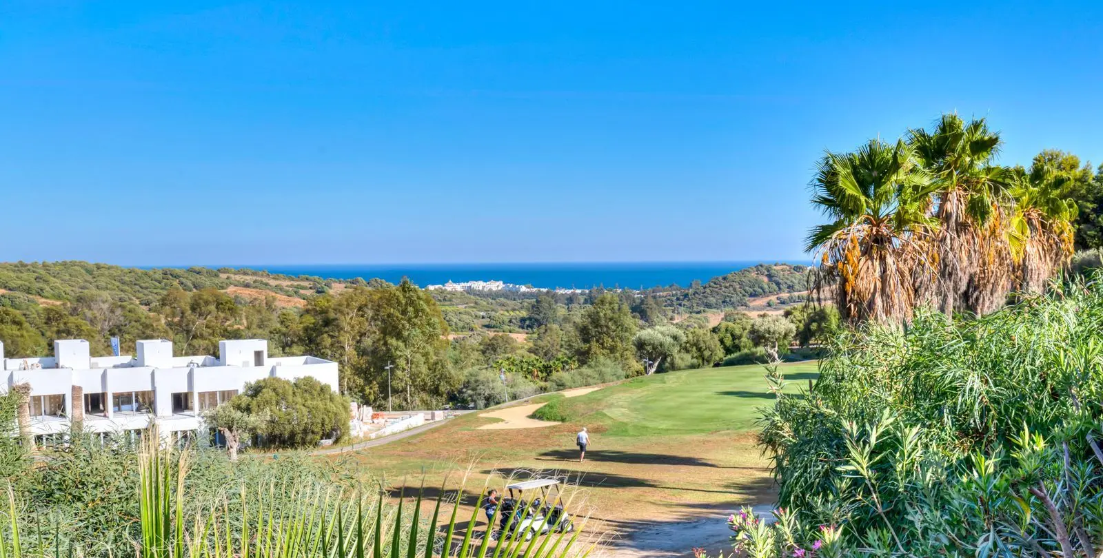 Sale of detached villa in Estepona 11
