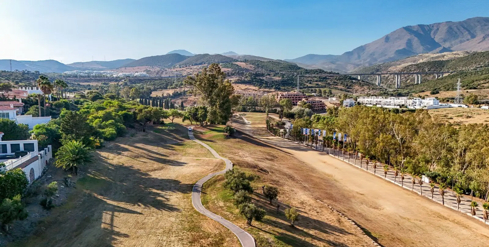Sale of detached villa in Estepona 29