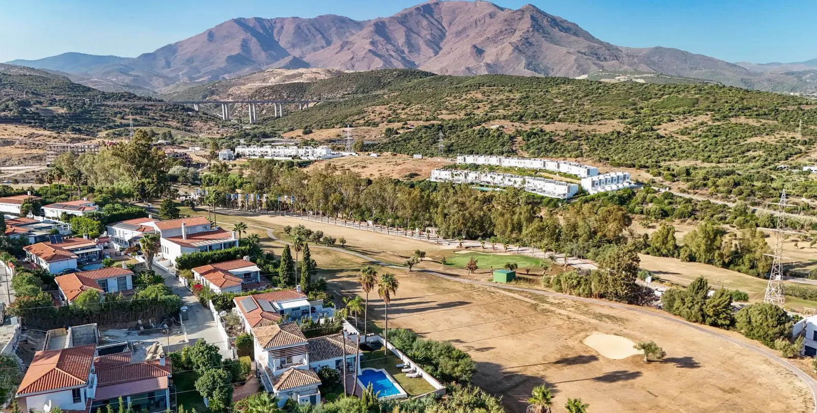 Sale of detached villa in Estepona 31