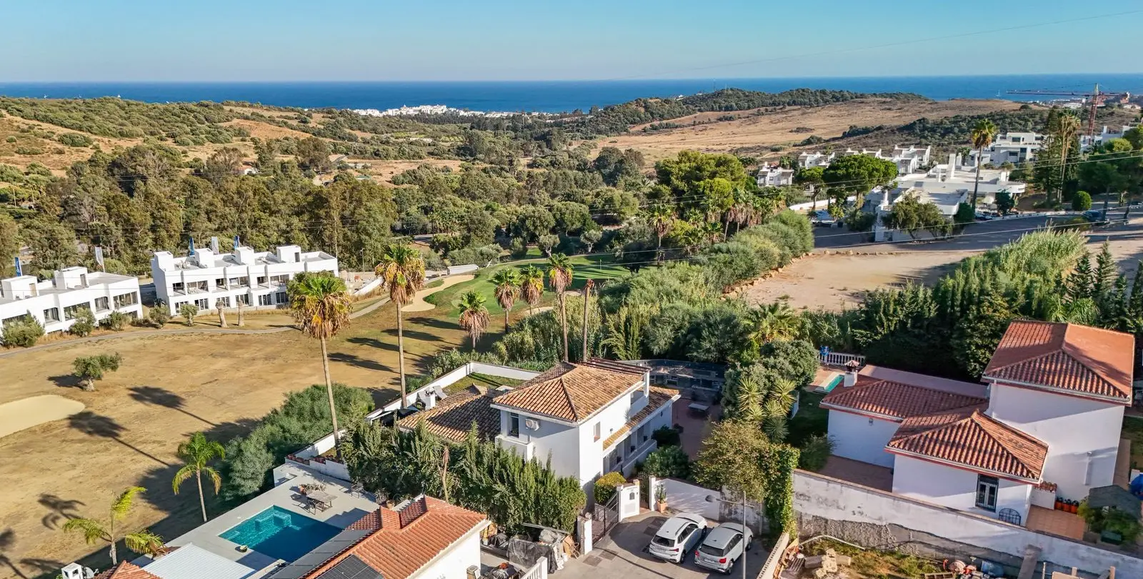 Sale of detached villa in Estepona 32