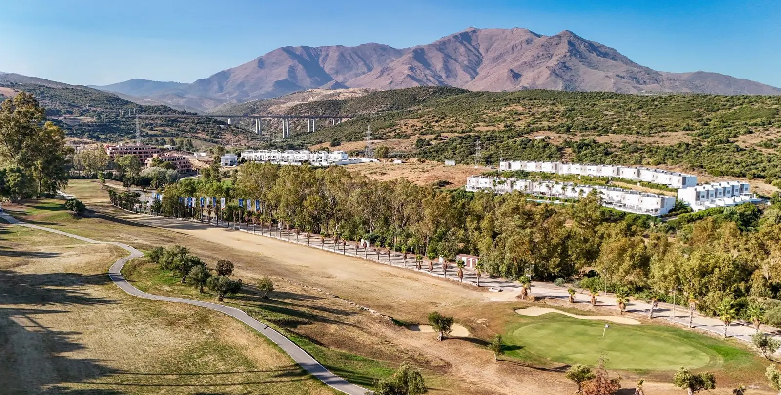 Sale of detached villa in Estepona 33