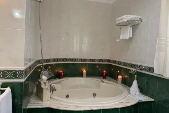 Image 4 thumb
