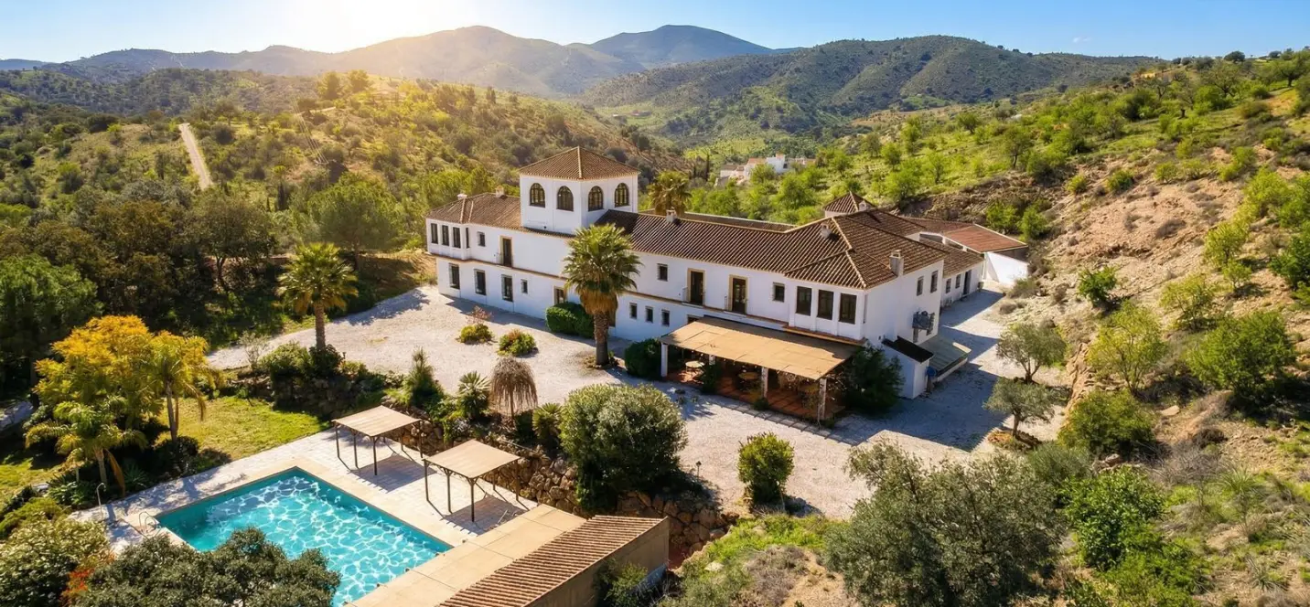 Venta de hotel en Almogía 1