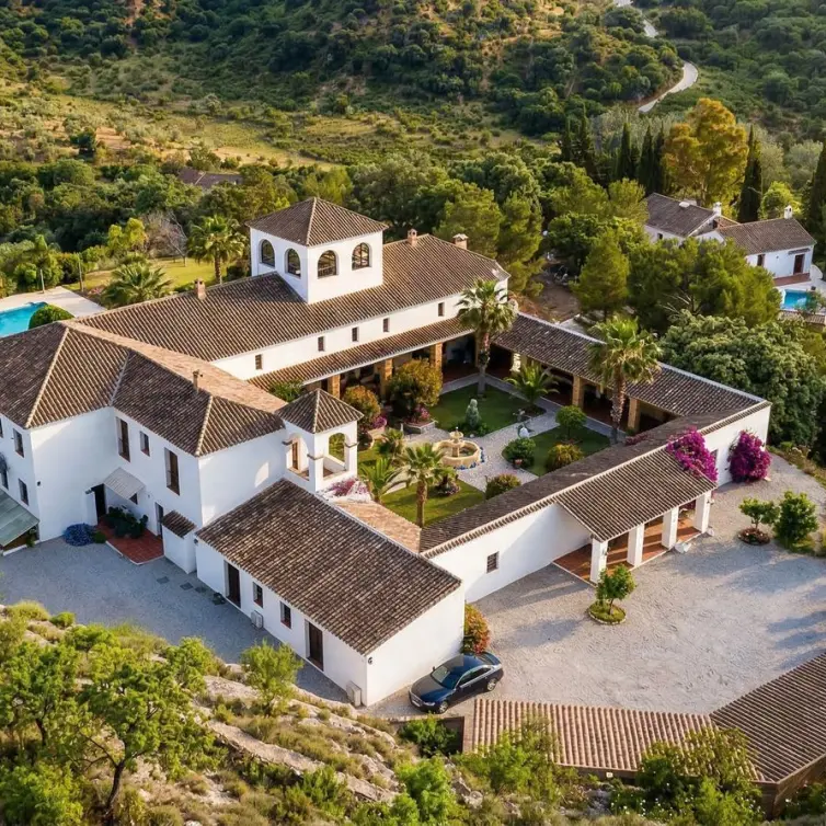 Venta de hotel en Almogía
