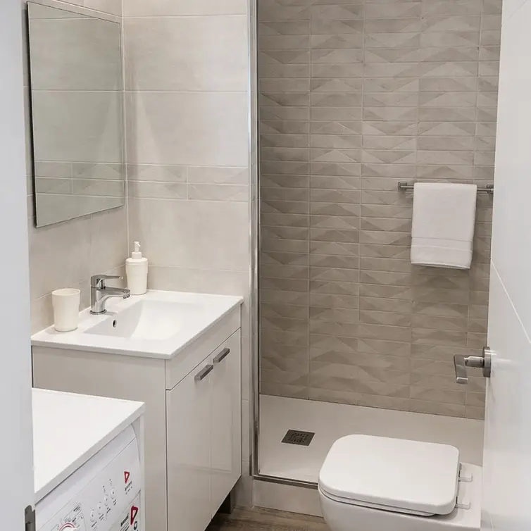 Sale of middle floor apartment in Fuengirola