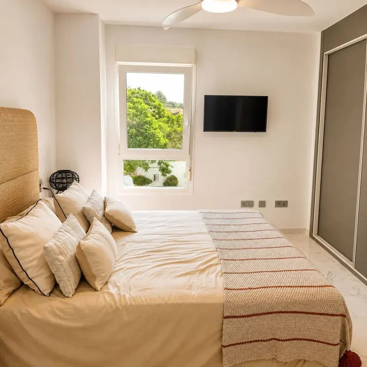 Venta de apartamento en planta media en San Pedro de Alcántara