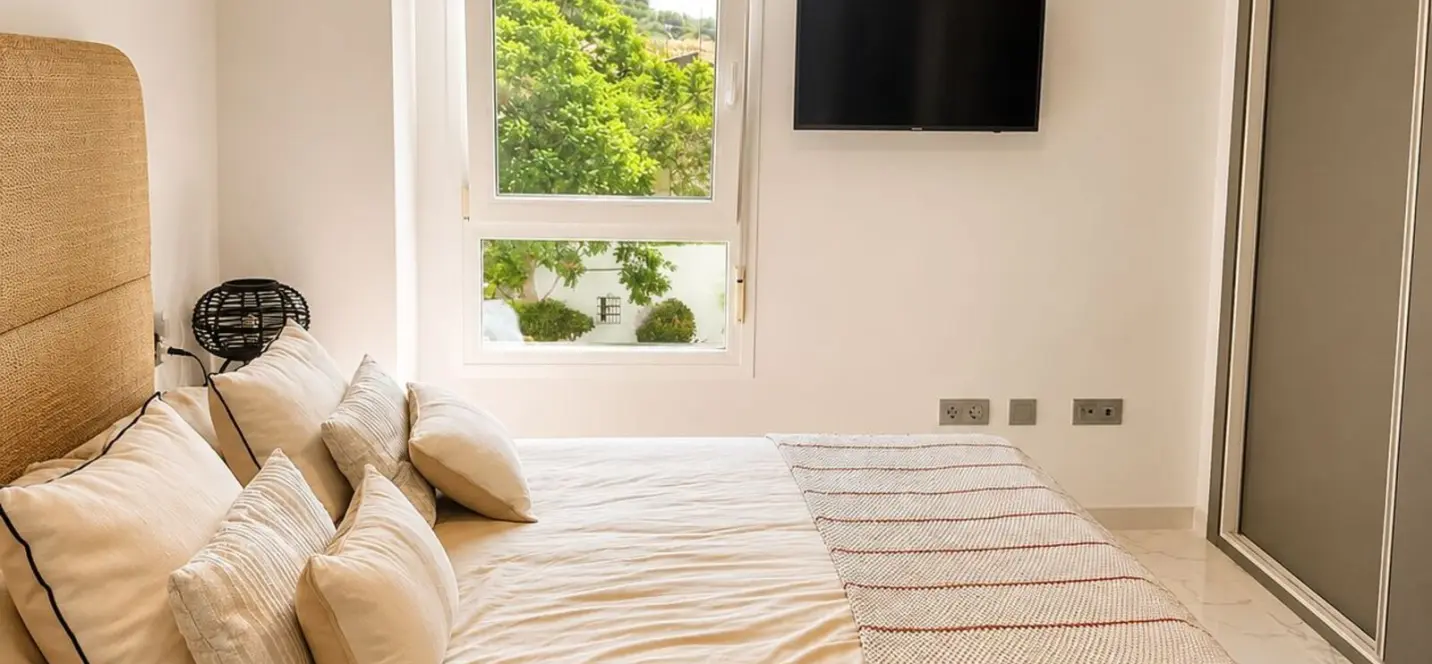 Venta de apartamento en planta media en San Pedro de Alcántara 0