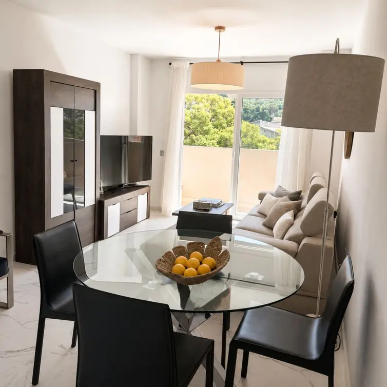 Venta de apartamento en planta media en San Pedro de Alcántara