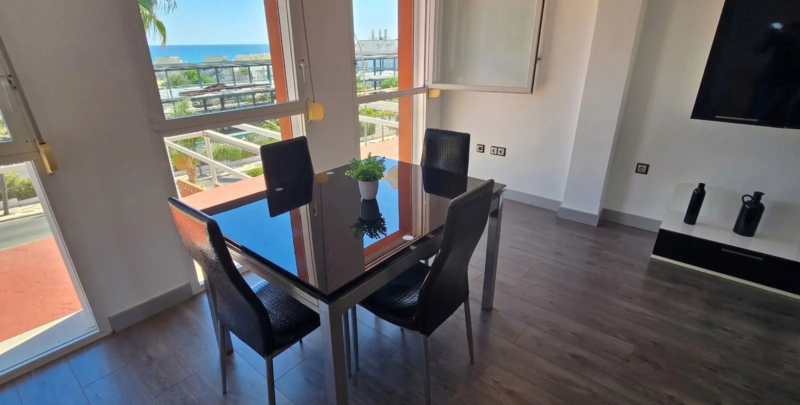 Продажа двухуровневых апартаментов в La Carihuela 6