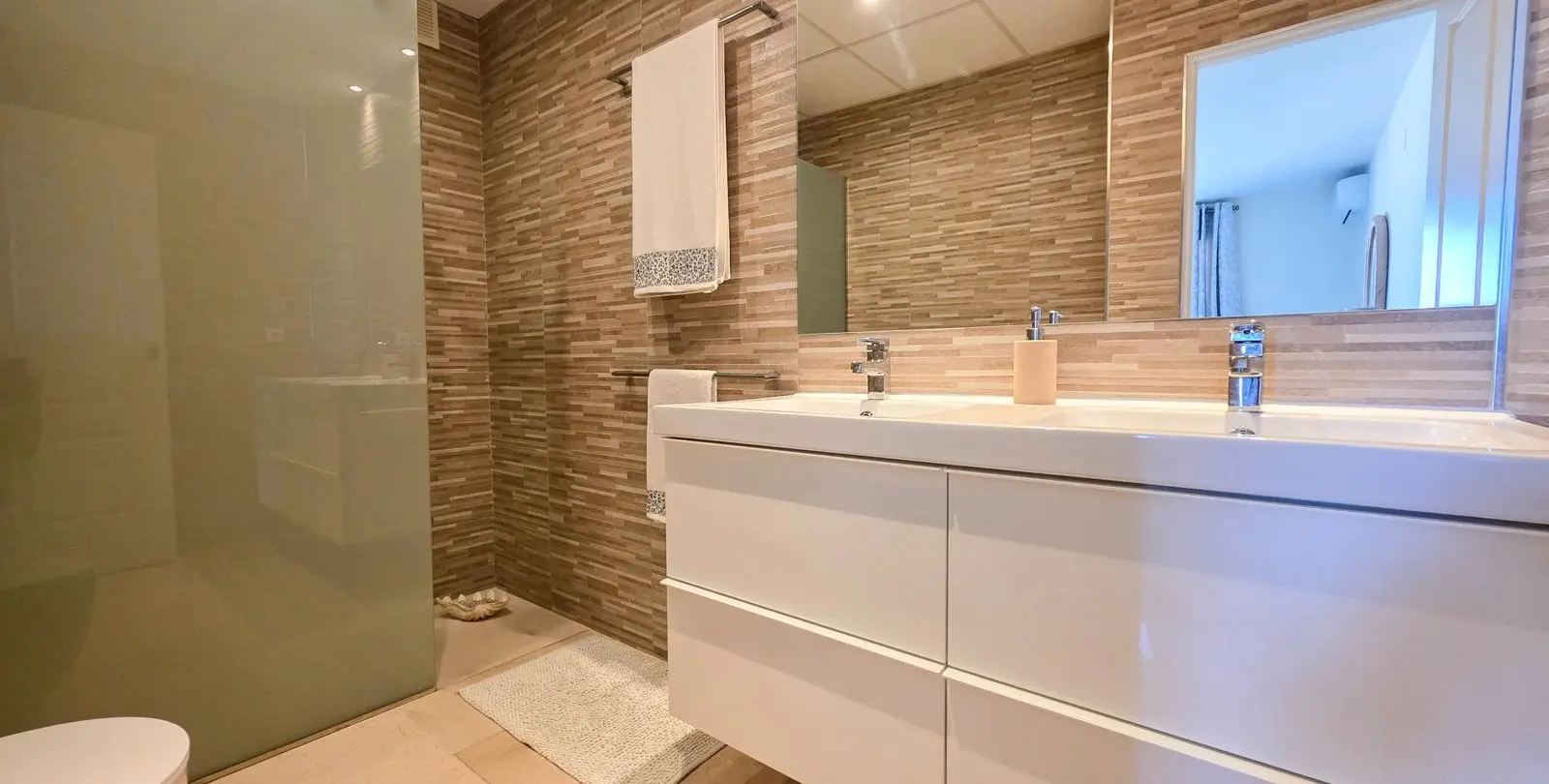 Venta de ático dúplex en La Duquesa 5