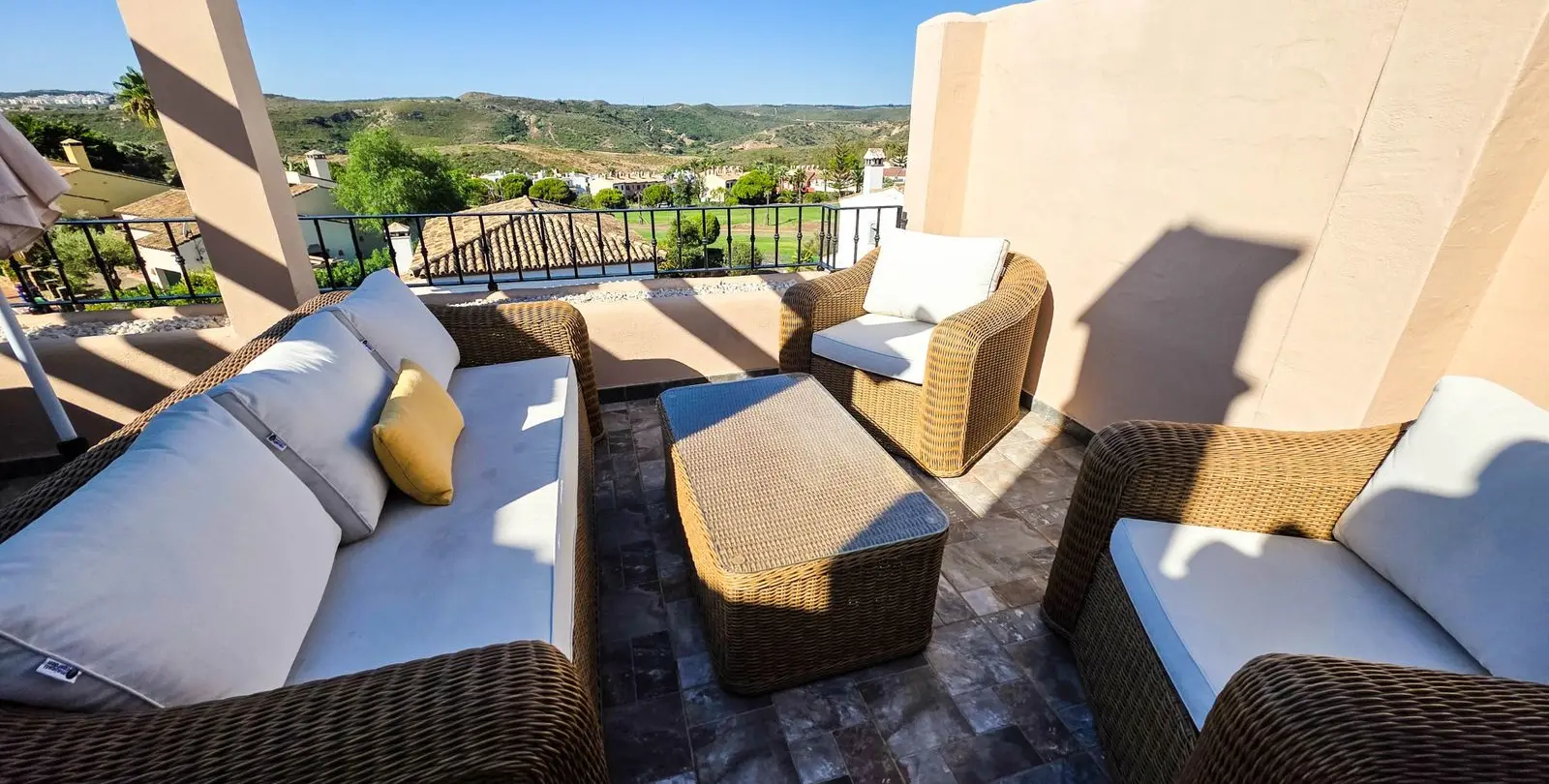 Venta de ático dúplex en La Duquesa 27