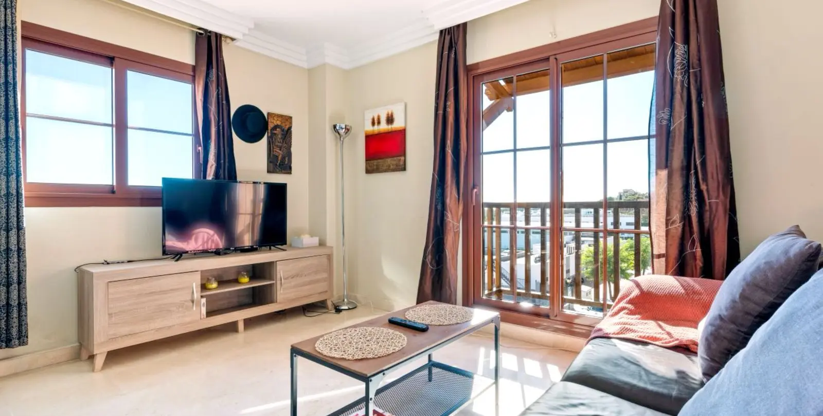 Sale of middle floor apartment in Atalaya 1