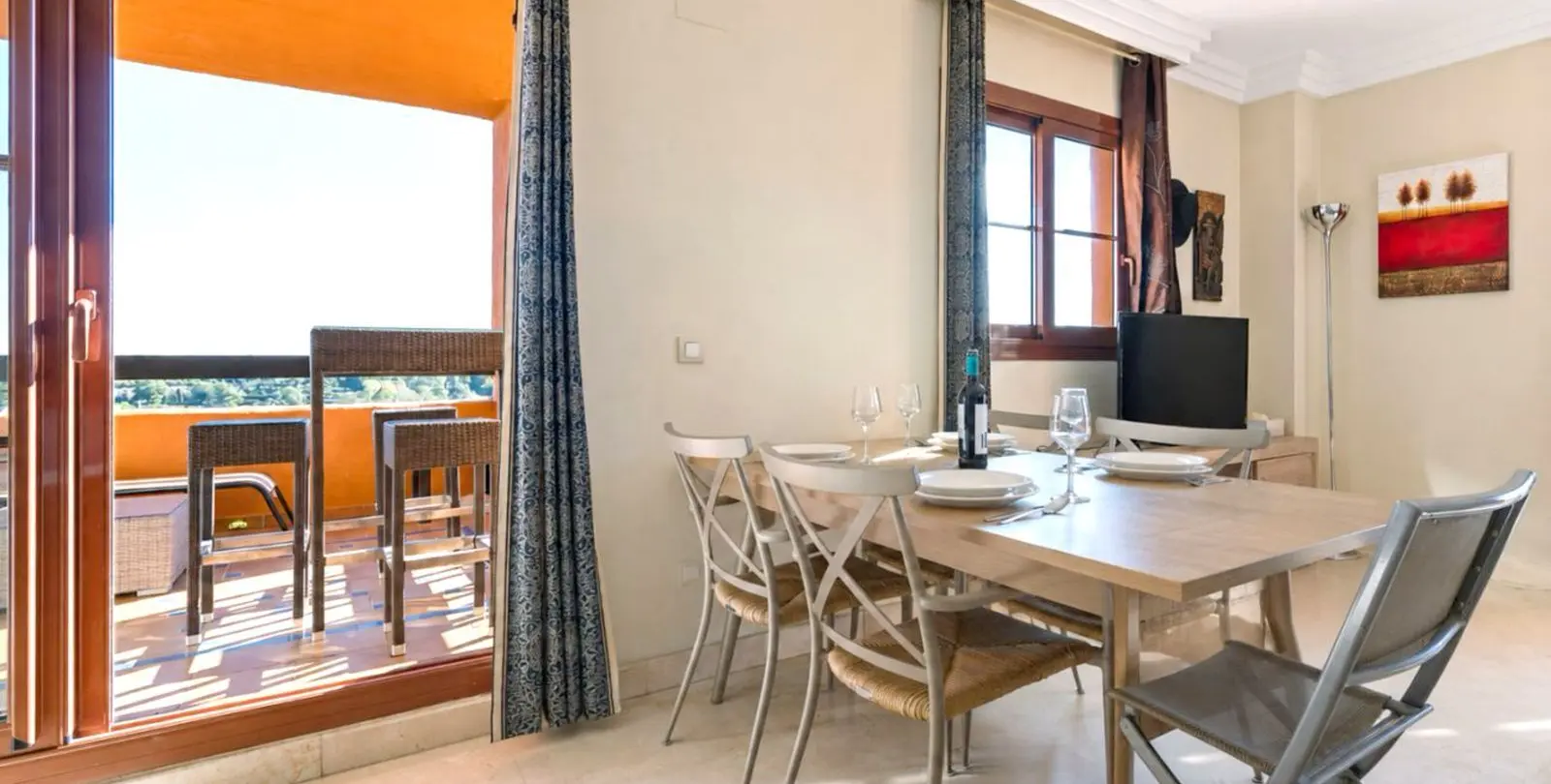 Sale of middle floor apartment in Atalaya 2