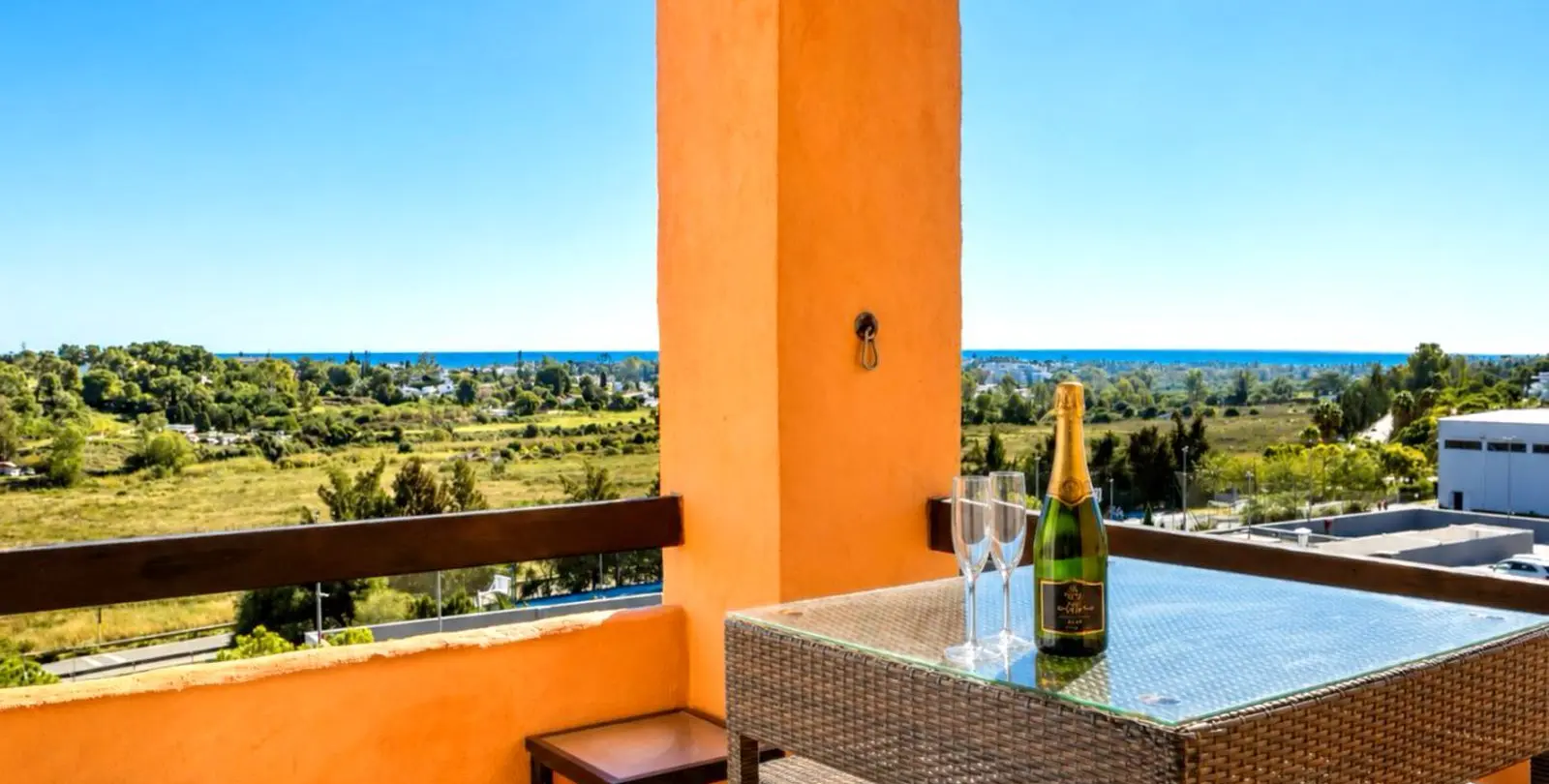 Sale of middle floor apartment in Atalaya 3