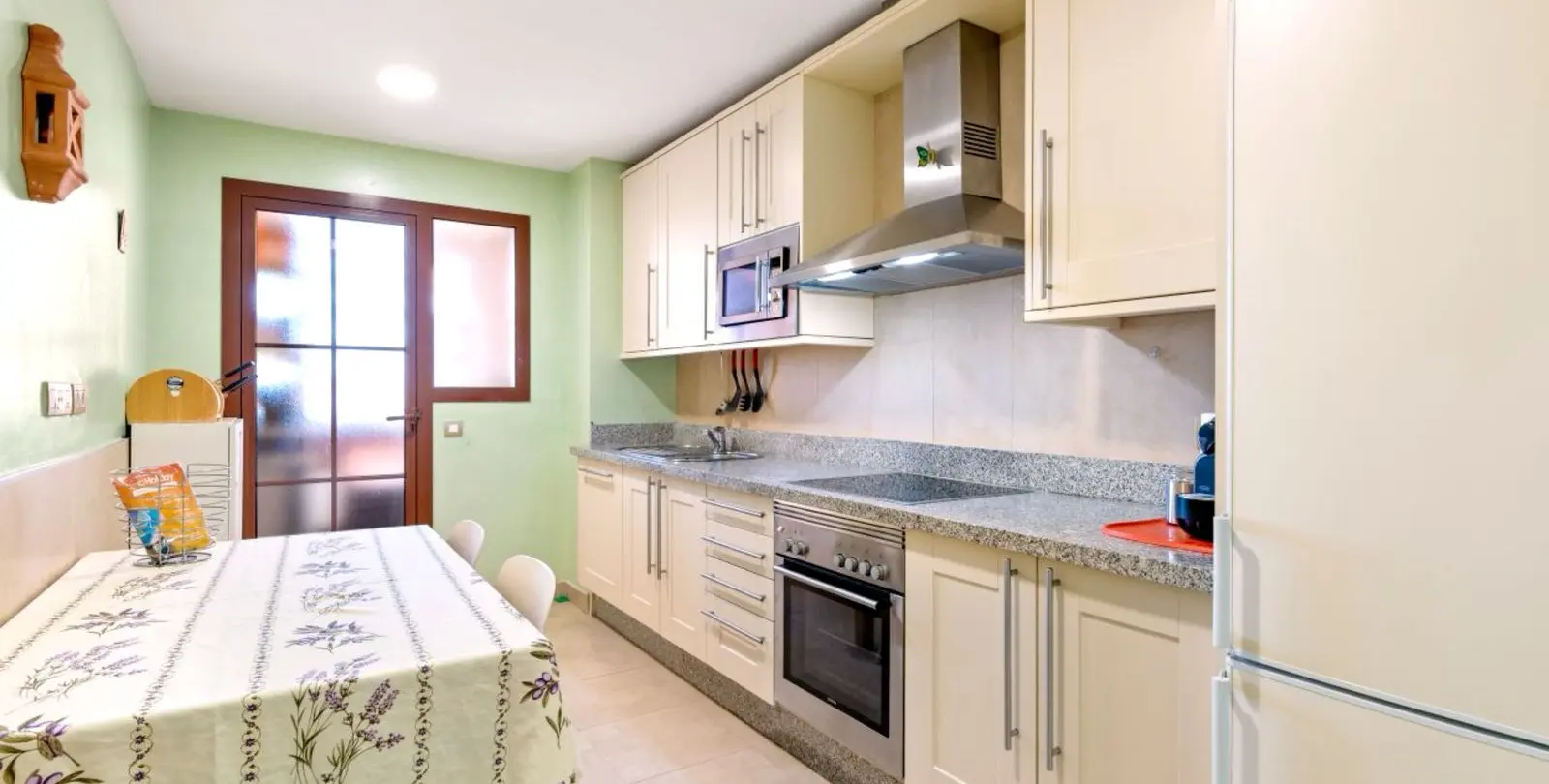Sale of middle floor apartment in Atalaya 4