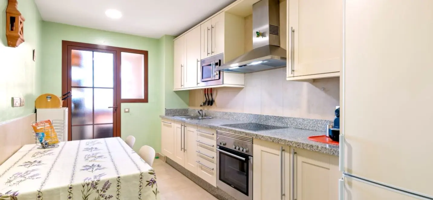 Venta de apartamento en planta media en Atalaya 3