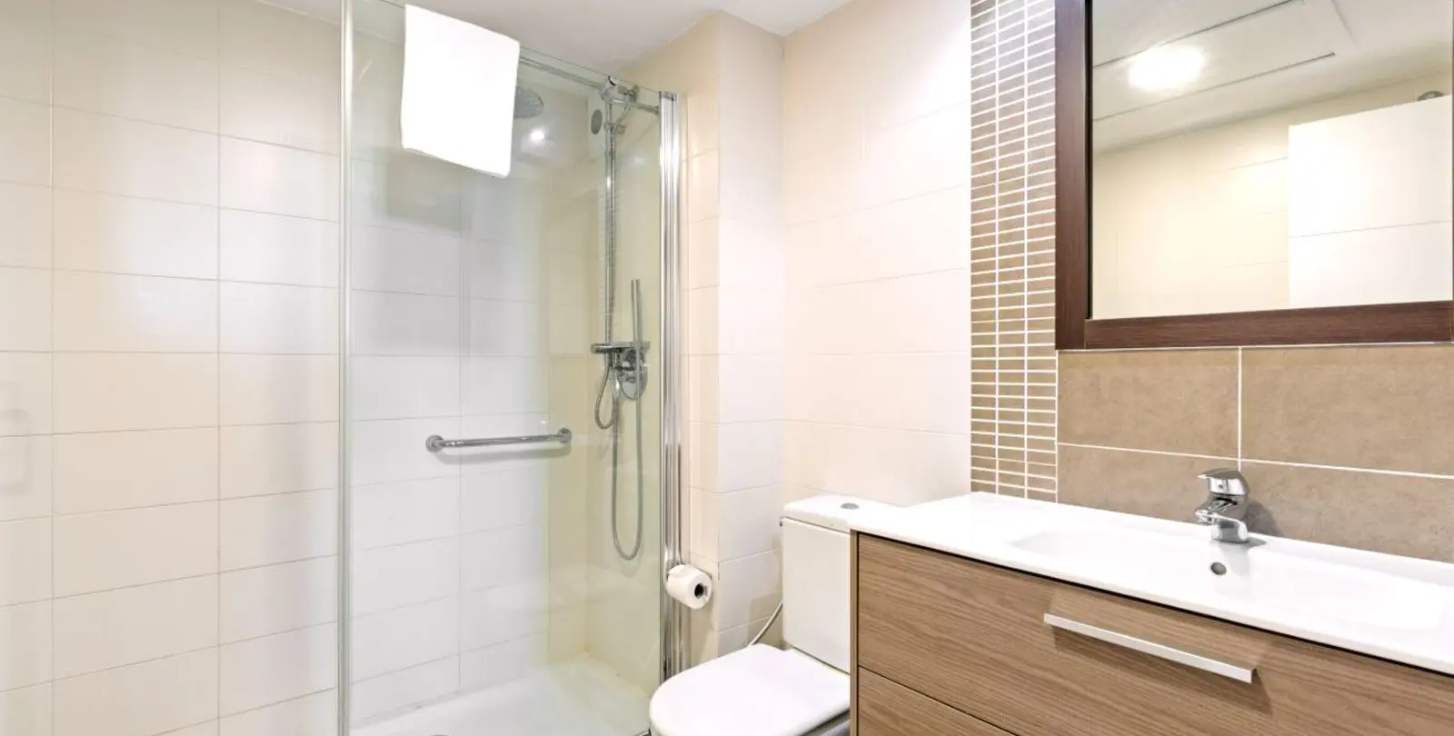 Sale of middle floor apartment in Atalaya 9