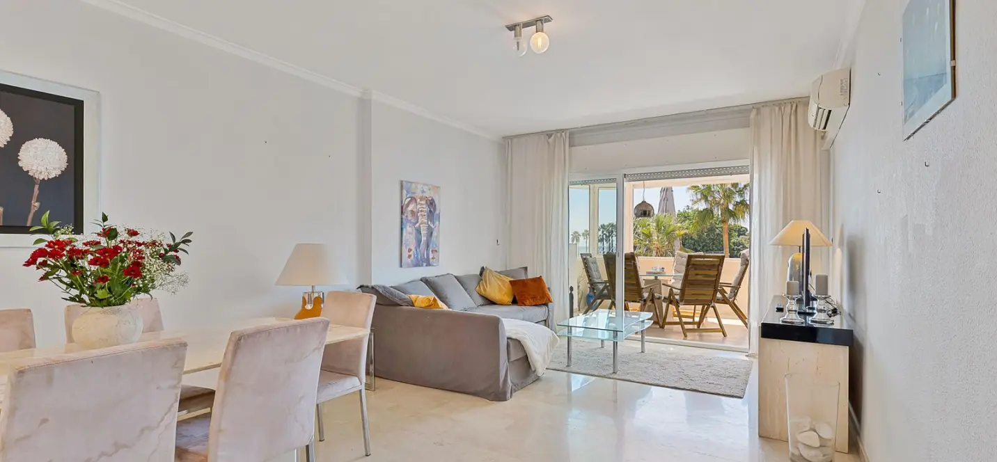 Venta de apartamento en planta media en Fuengirola 1