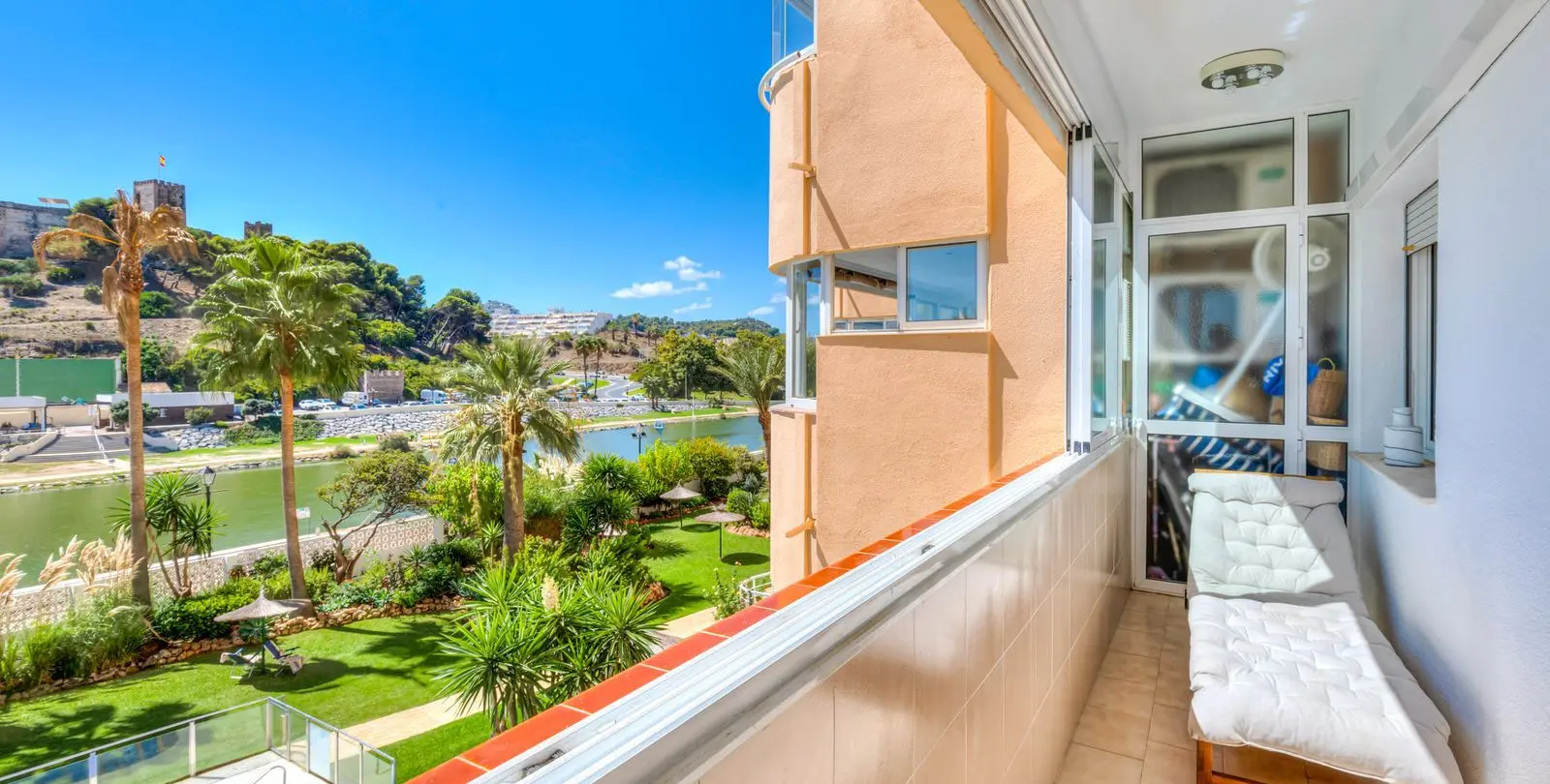 Venta de apartamento en planta media en Fuengirola 8