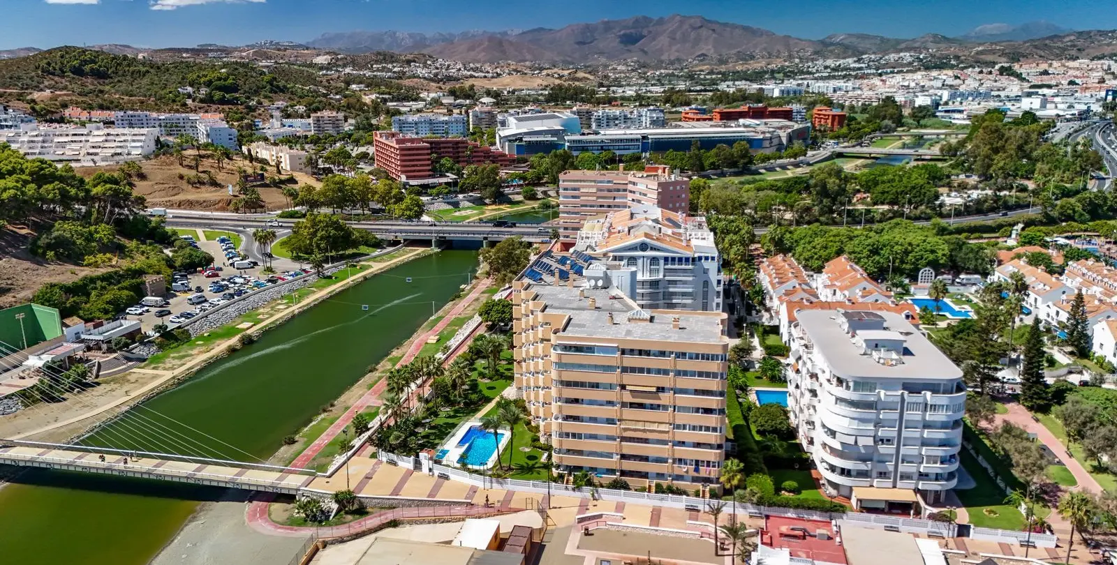 Venta de apartamento en planta media en Fuengirola 28