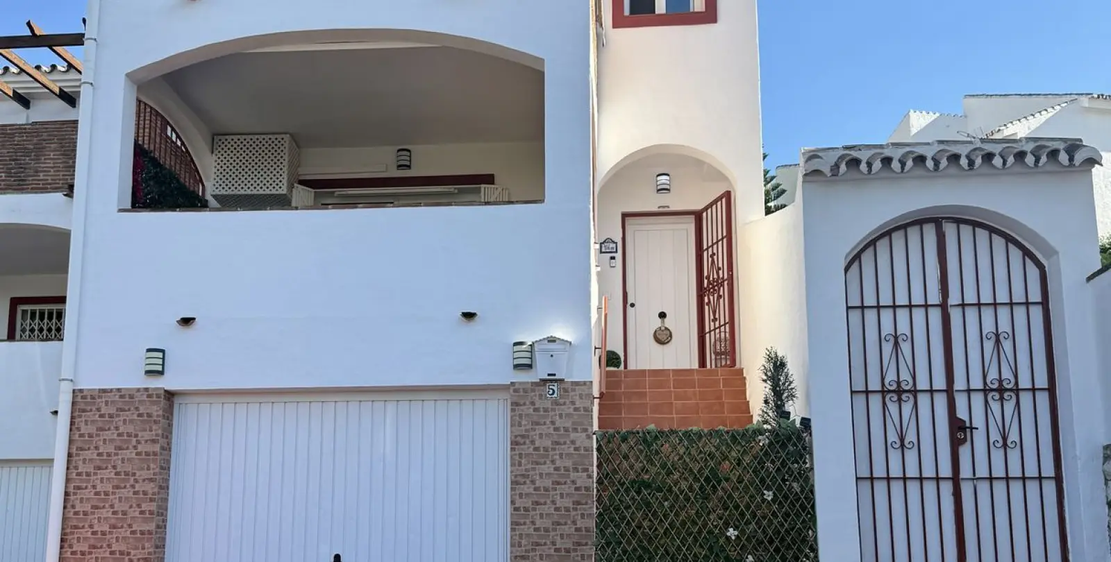Sale of townhouse in Riviera del Sol 5