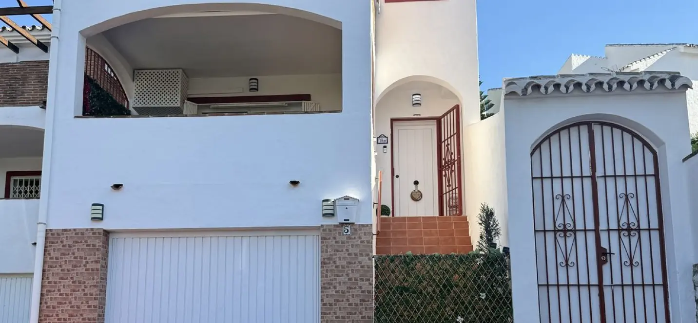 Sale of townhouse in Riviera del Sol 4