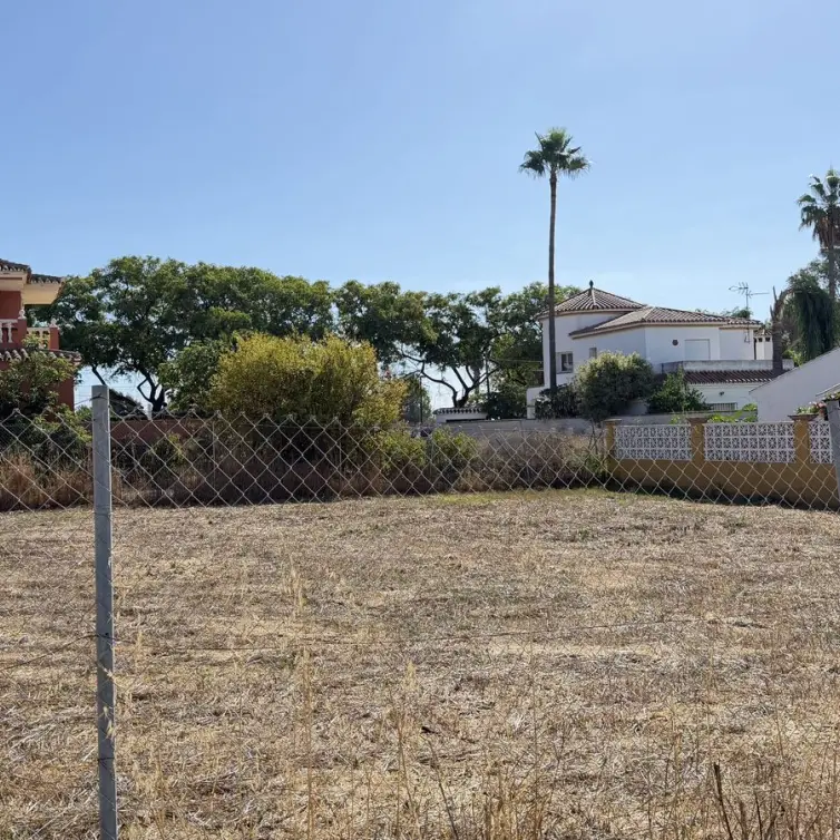 Venta de parcela residencial en San Pedro de Alcántara